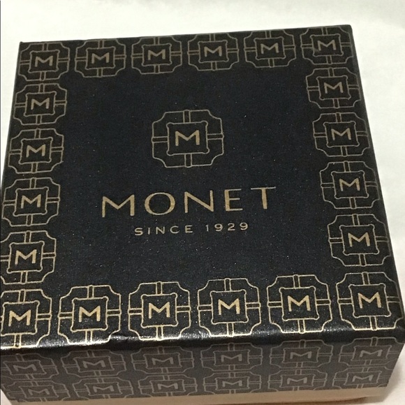 Monet Gold Tone Christmas Tree Pin - Picture 5 of 5